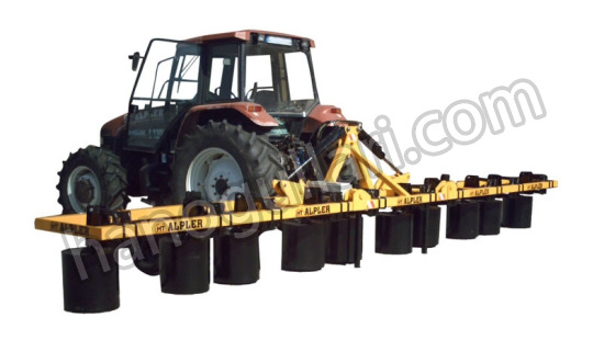 Inter Row Branch Cleaner