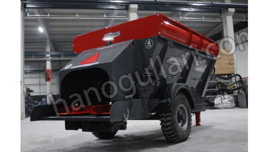 COG-S-M5-Single Axle Greenhouse Type Maure Spreader